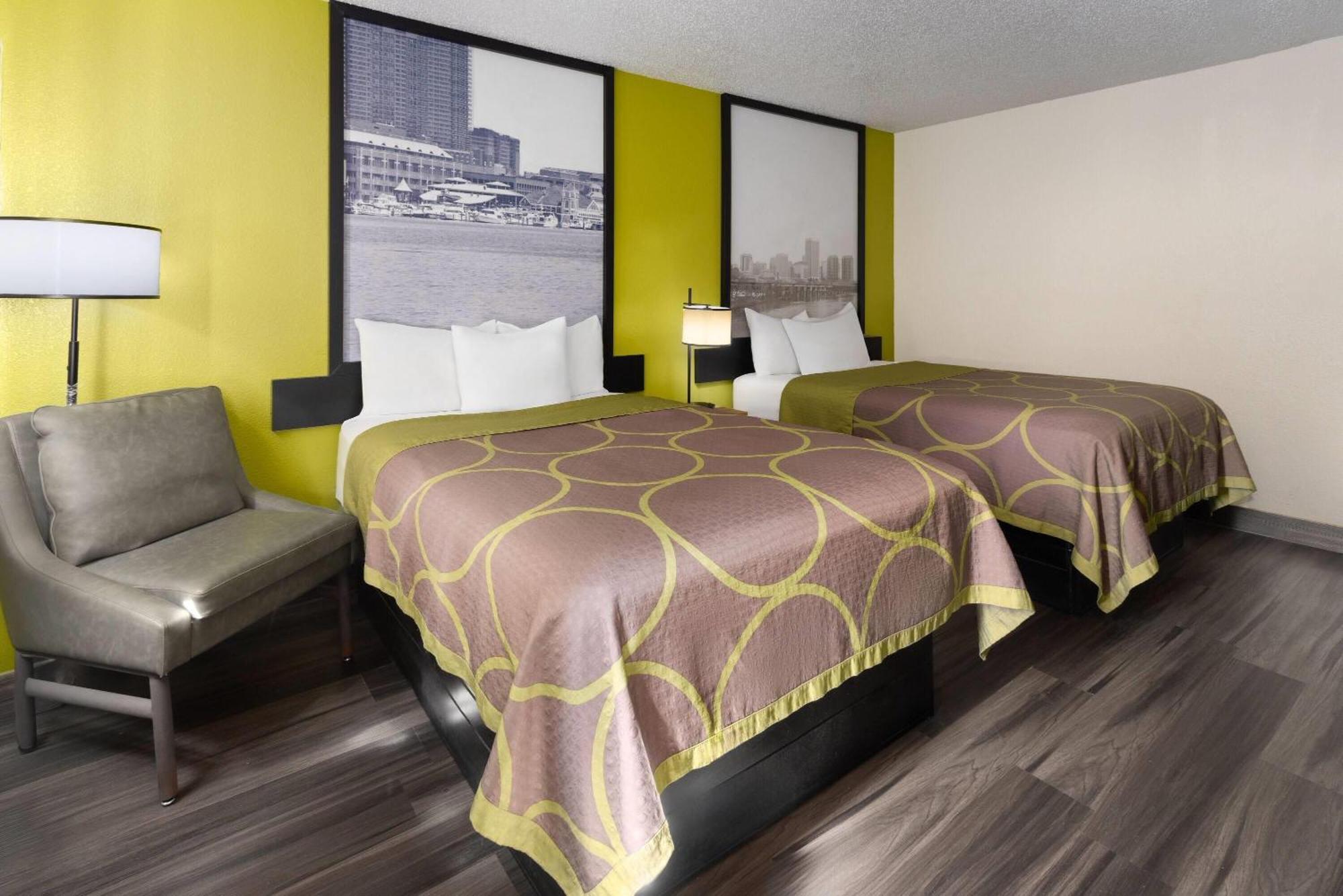 Super 8 By Wyndham South Boston Va Motel Bagian luar foto